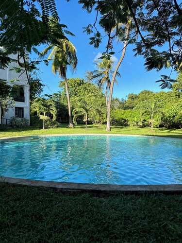 Quaint & Serene Hideaway: 2-br ground-floor apt in Malindi Near Golf & Beach