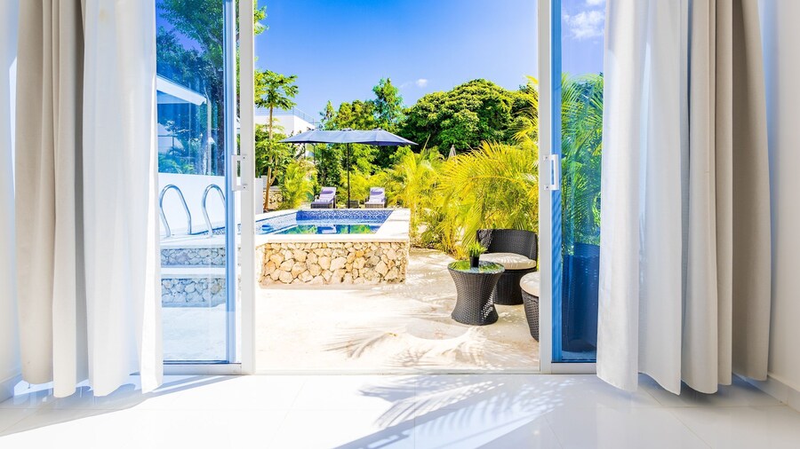 New Modern 2-lvl Punta Cana Villa in Gated Community With Private Pool Rooftop Jacuzzi