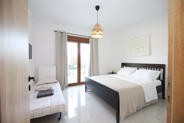 1 habitación, tabla de planchar con plancha, internet y ropa de cama 