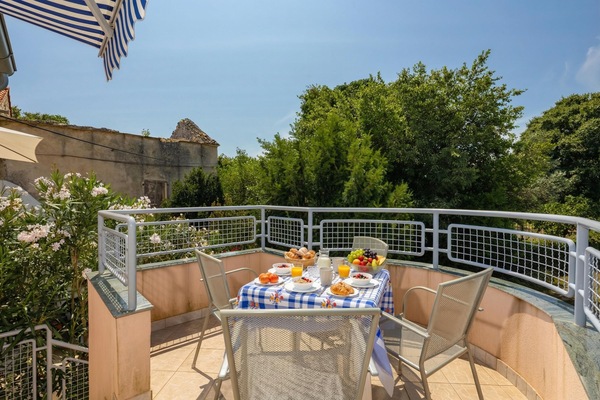 Family Apartment, 1 Bedroom, Microwave (Peaceful Retreat With Terrace 2) | Terrace/patio