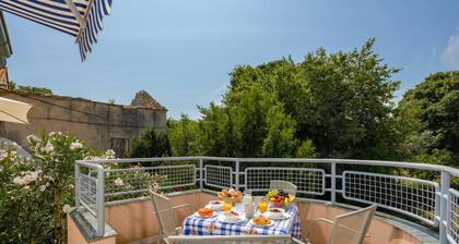 Peaceful Retreat Apartments With Terrace