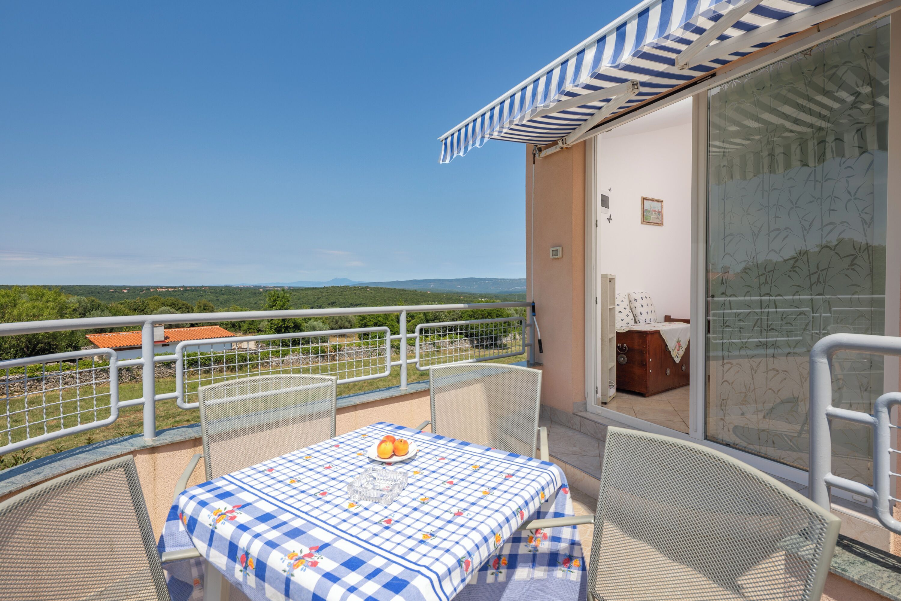 Family Apartment, Multiple Bedrooms (Peaceful Retreat With Terrace 2) | Terrace/patio