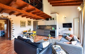 Smart TV - 2 bedroom stunning apartment in Sovere (Sovere)