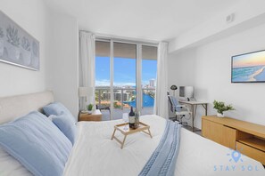 1 bedroom, iron/ironing board, travel crib, WiFi - Spectacular 1BR Apt w/Private Balcony, pool & Gym (Hallandale Beach)