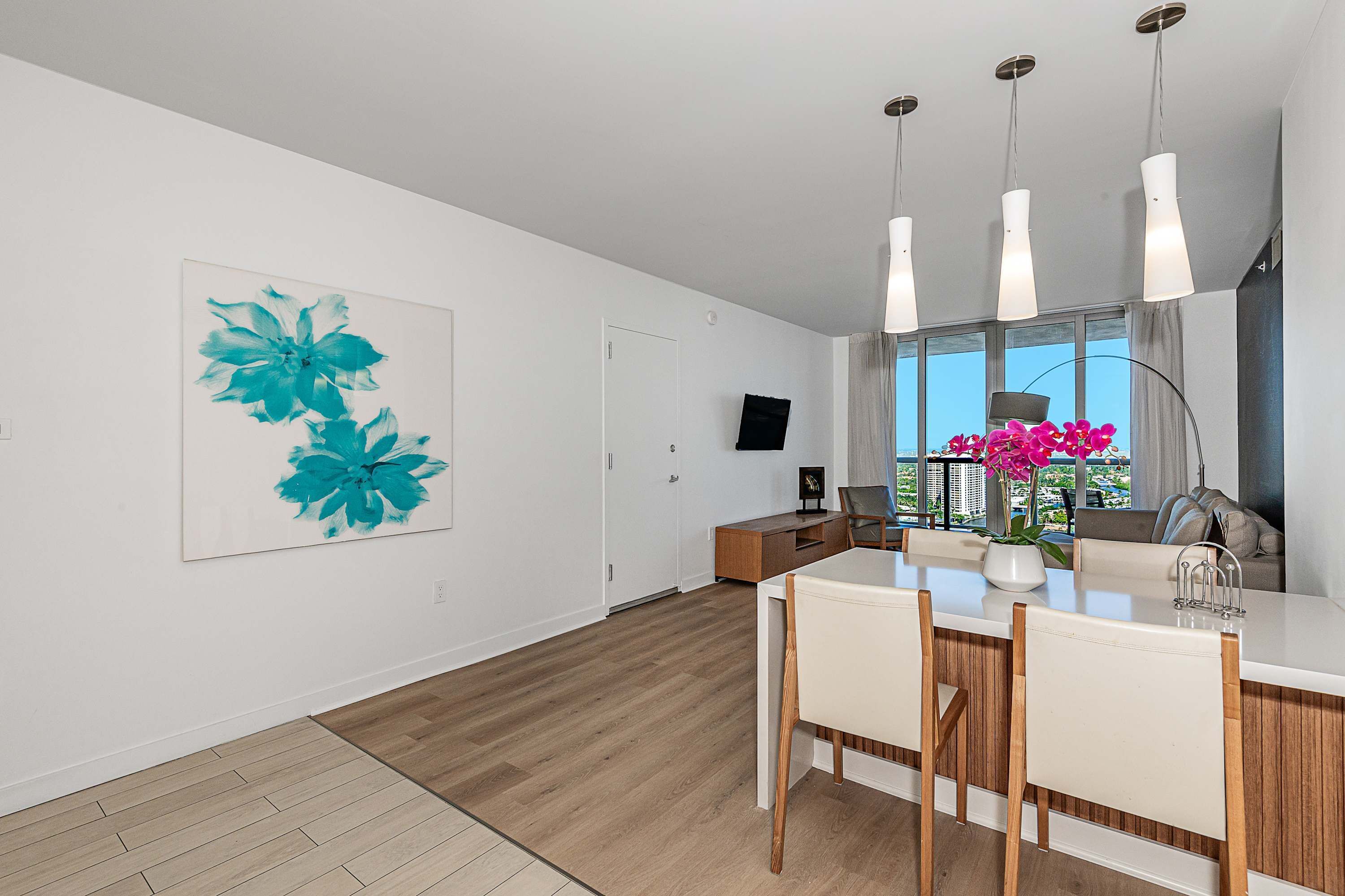 2 Br Apartment W/balcony,pool And Views - Hallandale Beach, FL