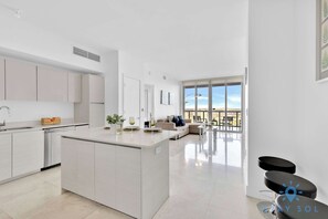 Interior - Stylish - Incredible Views & Top Amenities (Hallandale Beach)