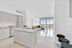 Interior - Stylish - Incredible Views & Top Amenities (Hallandale Beach)