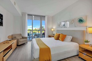 1 bedroom, iron/ironing board, travel crib, WiFi - Amazing 1BR Apt with Amenities, Pool and Gym (Hallandale Beach)