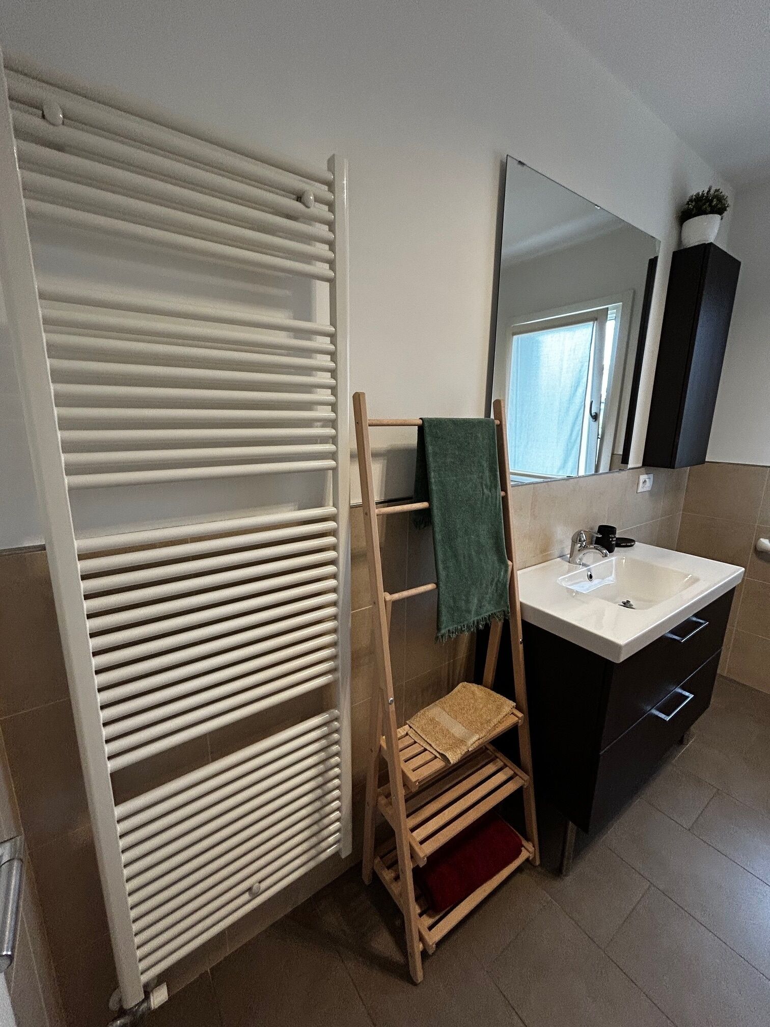 Dusch, hårtork, bidé och handdukar