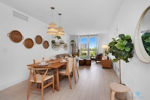 Dining - 1BR Apartment with Balcony, Gym and Pool (Hallandale Beach)