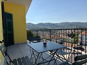 Outdoor dining - Villa Catocce - Ardesia Rossa Apartment (Imperia)