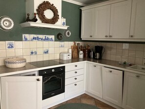 Réfrigérateur, four, plaque de cuisson, lave-vaisselle