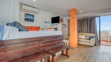 3 slaapkamers, een strijkplank/strijkijzer, wifi, beddengoed