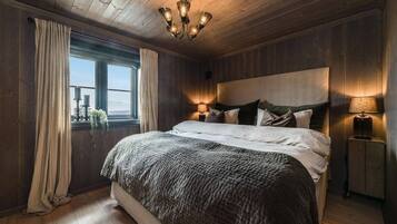 Cabin, 5 Bedrooms, Balcony, Mountain View | 6 bedrooms
