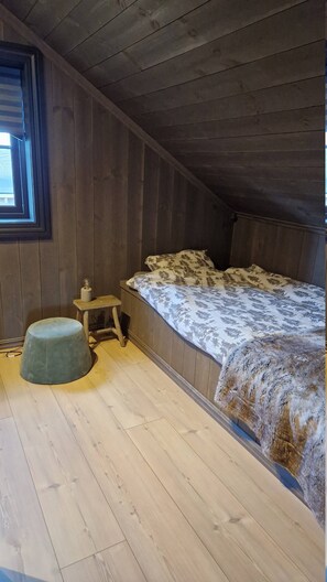 Cabane, 5 chambres, balcon, vue montagne