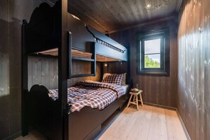 Cabin, 5 Bedrooms, Balcony, Mountain View | 6 bedrooms