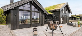 Cabin With Jacuzzi on Lifjell