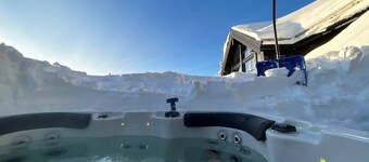 Cabin With Jacuzzi on Lifjell