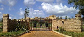 Charming 2-bedroom bed & breakfast in Bloemfontein with AC. Private and secure.