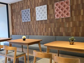 Breakfast area - PAAK Hotel Suvarnabhumi (Bangkok)