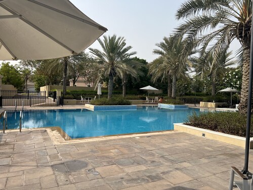 Luxusvilla mit Strand- und Poolzugang, Whirlpool, Sauna, Bar, Tennis