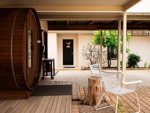 Terrace/patio - Luxury 4 Queen Bedroom Home with Spa, Sauna & Fireplace -Eagle's Nest Blackheath (Blackheath)