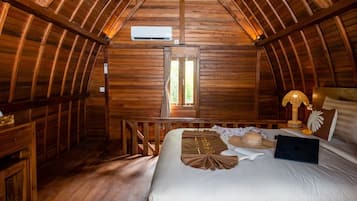 Signature Villa | Minibar, free WiFi, bed sheets