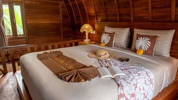 Signature Villa | Minibar, free WiFi, bed sheets