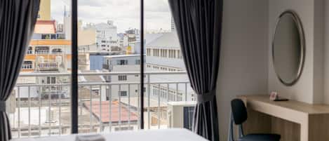 Luxury Premier Room | In-room safe, blackout curtains, free WiFi, bed sheets