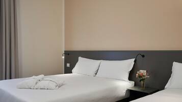 Deluxe-Dreibettzimmer | Minibar, Schreibtisch, kostenloses WLAN, BettwÀsche