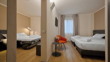 Familien-Suite | Minibar, Schreibtisch, kostenloses WLAN, BettwÀsche