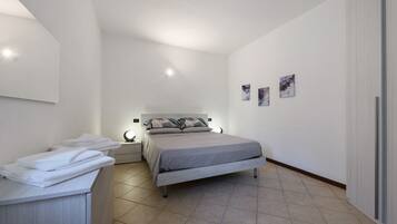 Fer et planche Ă repasser, Wi-Fi, draps fournis