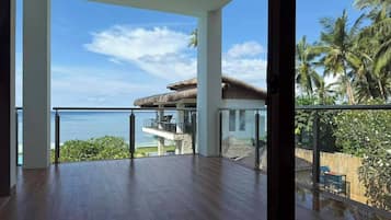 Luxury Suite, 2 Bedrooms, Beach View | Balcony view