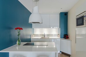Apartment | Private kitchen - Casteja Modern Residence (Boulogne-Billancourt)