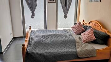 Ferros/tábuas de passar roupa, Wi-Fi, roupa de cama
