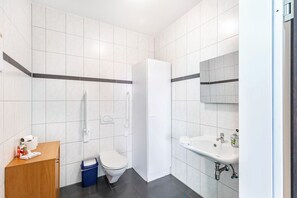 تجهيزات دش، مجففات شعر، مناشف