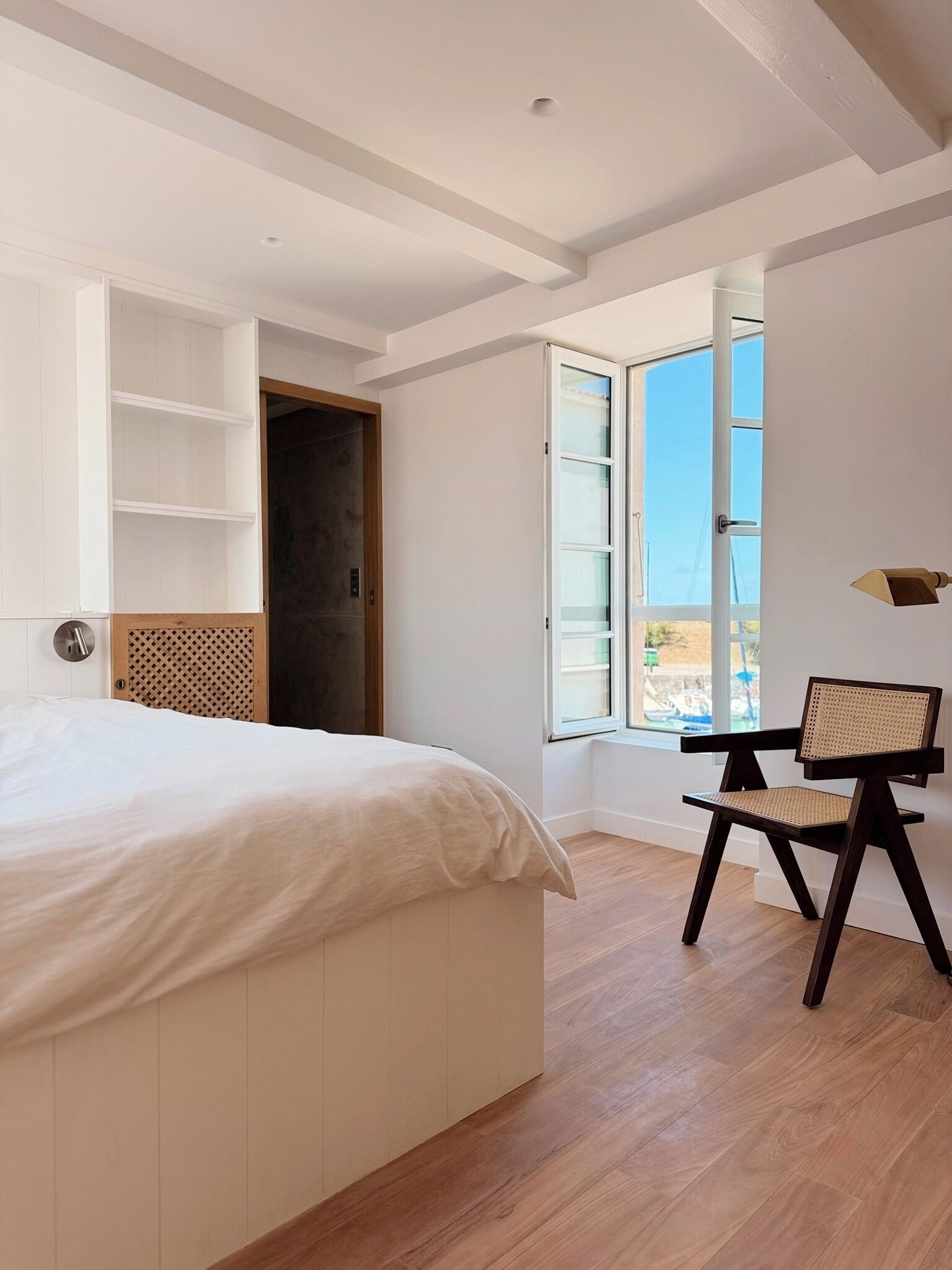 6 bedrooms, WiFi, bed sheets