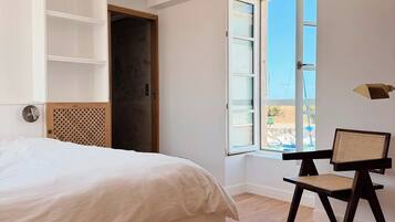 6 bedrooms, WiFi, bed sheets