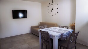 Dining - Enjoy the relaxation and tranquility of a country villa 5 km from the sea. (Ostuni)