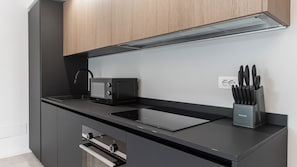 Apartment (1 Bedroom) | Private kitchen | Microwave, oven, electric kettle, highchair