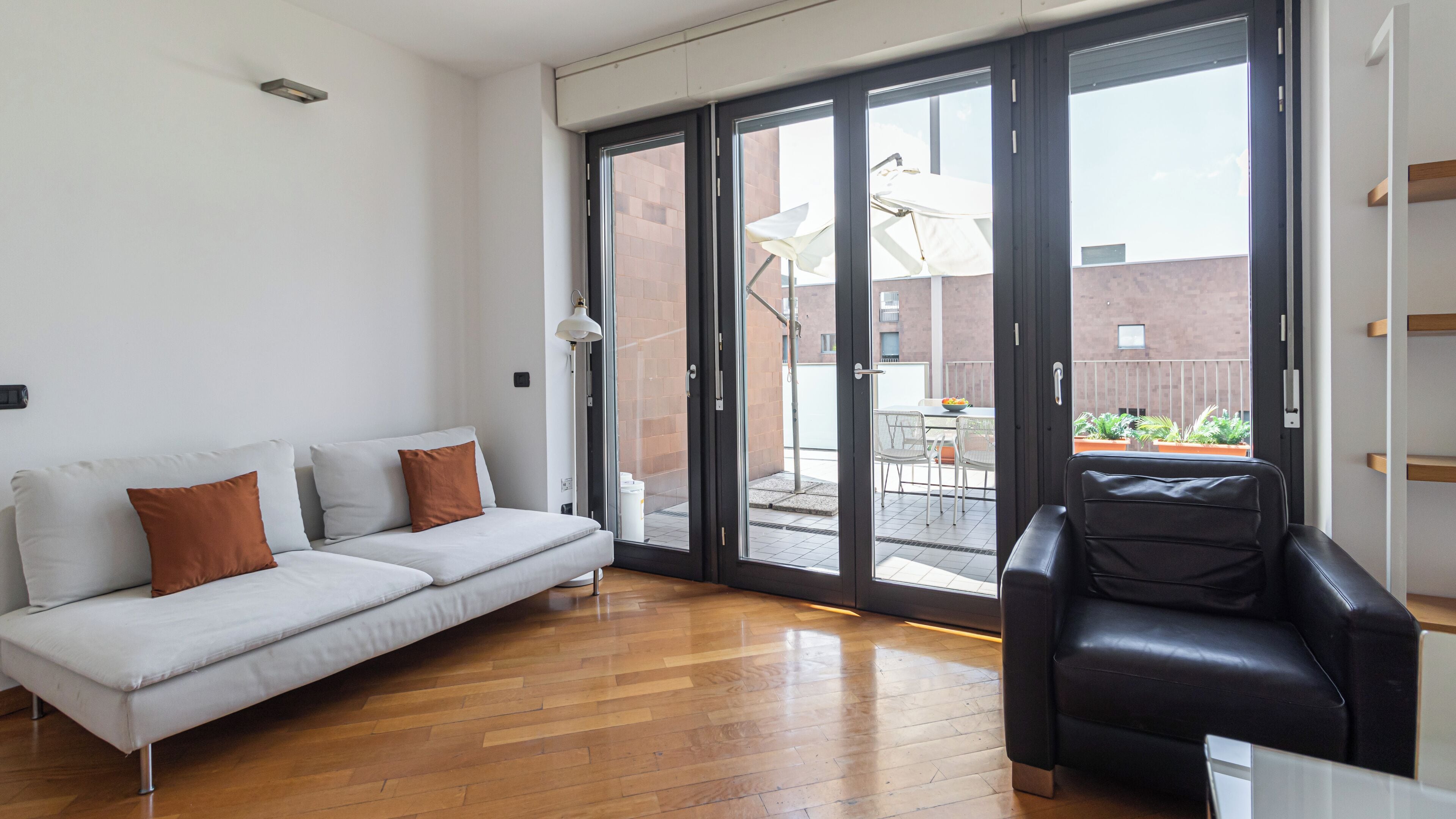 Apartment (2 Bedrooms) | Front of property