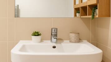 Departamento | Baño | Amenidades de baño gratuitas, secadora de cabello, toallas, jabón