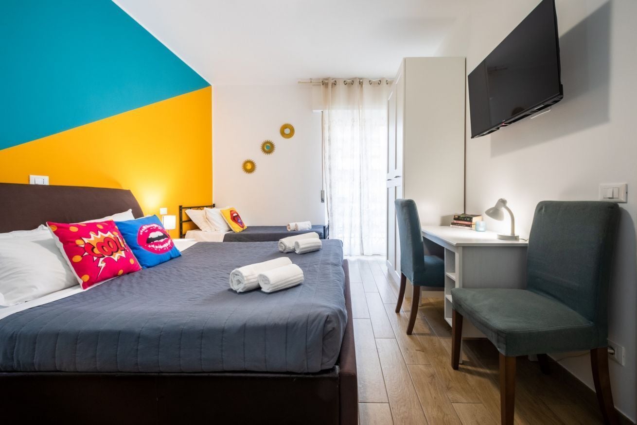 2 bedrooms, bed sheets