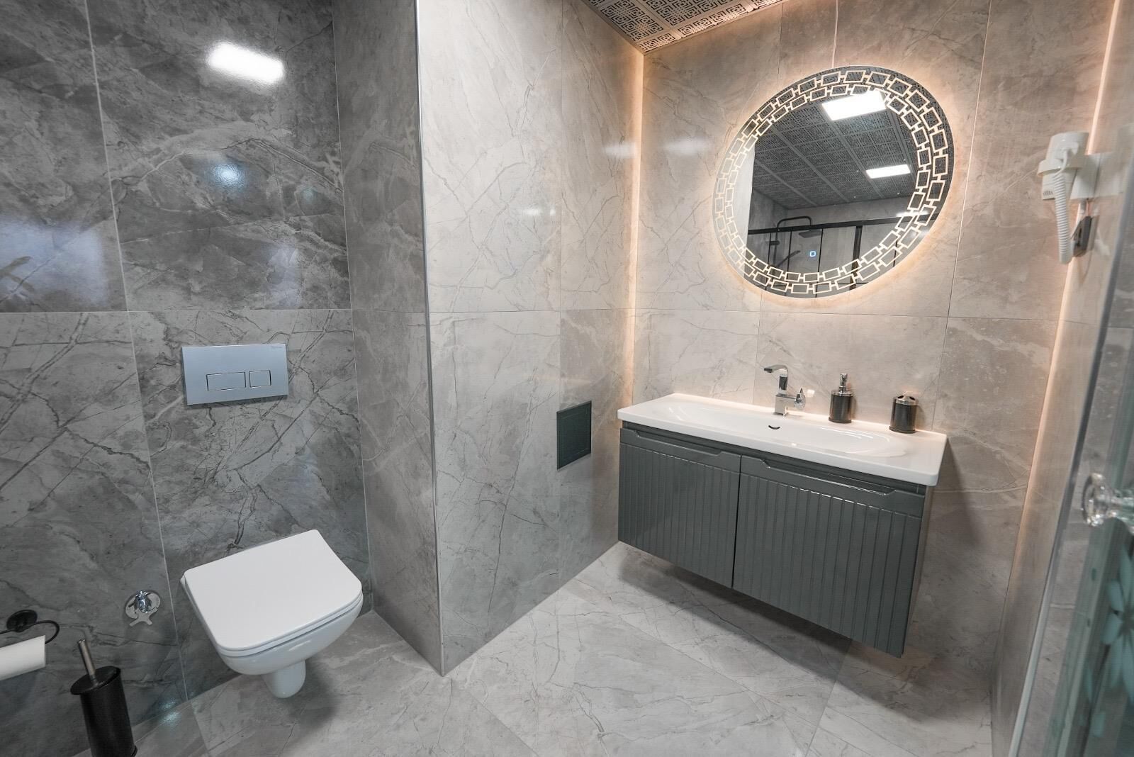 Standard Double or Twin Room | Bathroom