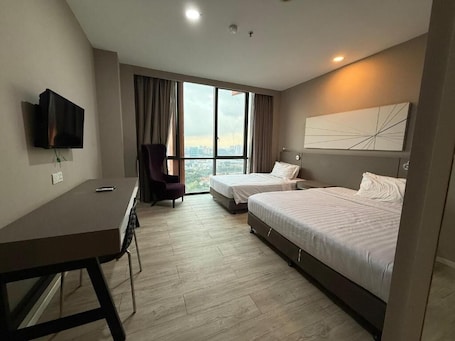Superior Triple Room, City View | In-room safe, desk, blackout drapes, iron/ironing board. QQ Hotel Rooms Damansara Perdana