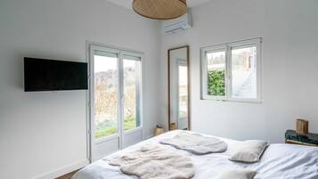 4 makuuhuonetta, silitysrauta/-lauta, Wi-Fi, vuodevaatteet