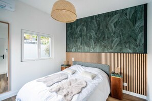 4 habitaciones, tabla de planchar con plancha, wifi y ropa de cama 