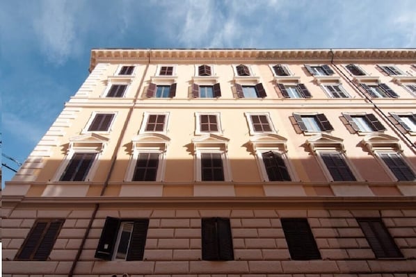 Exterior - URBANFLAT REPUBLIC SQUARE - Entire apartment with 2 bedrooms and 2 bathrooms (Roma)