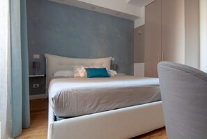 2 bedrooms, iron/ironing board, Internet, bed sheets