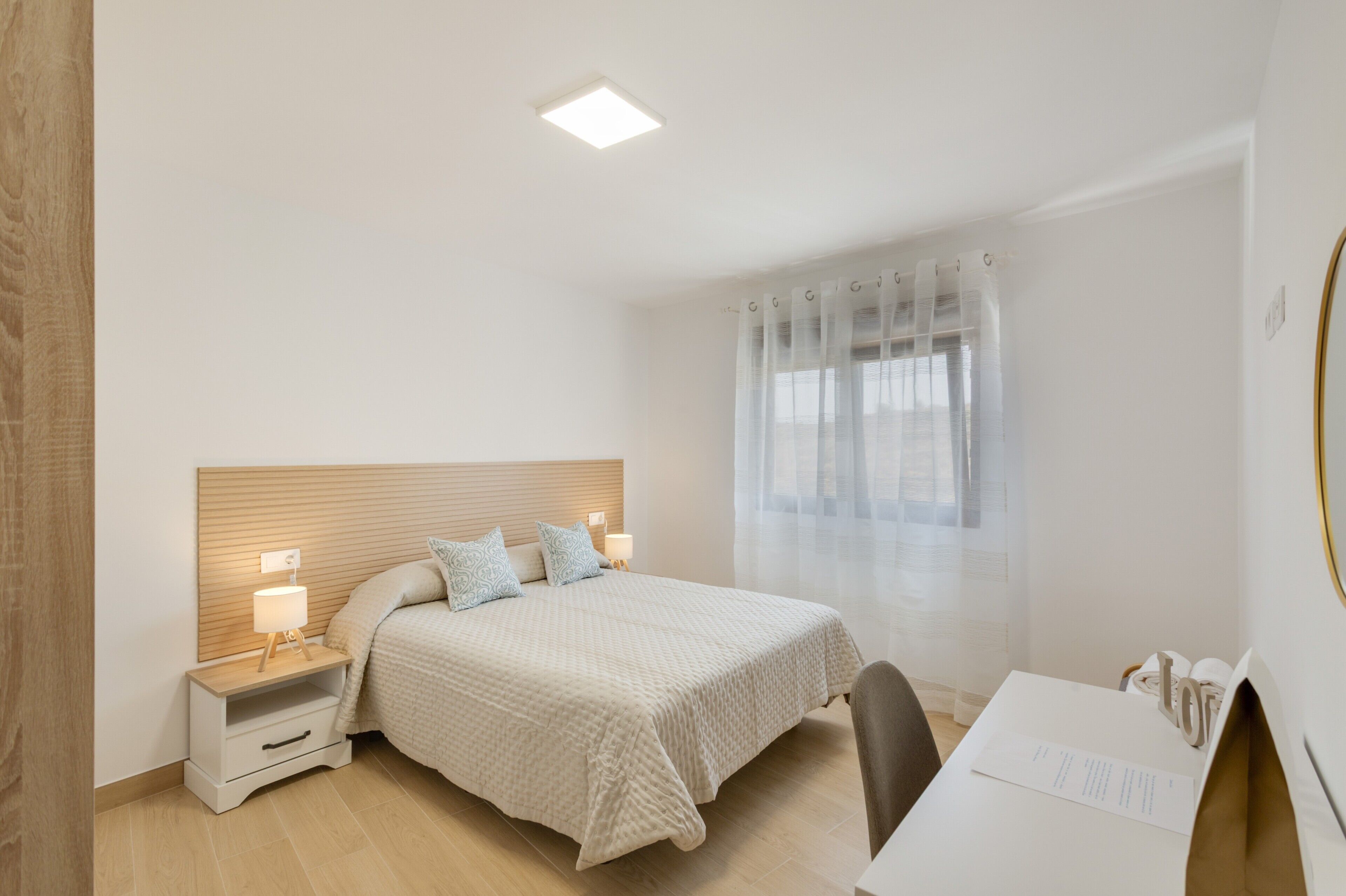 3 slaapkamers, een strijkplank/strijkijzer, wifi, beddengoed